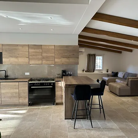 Villa In Nature & Heated Pool -