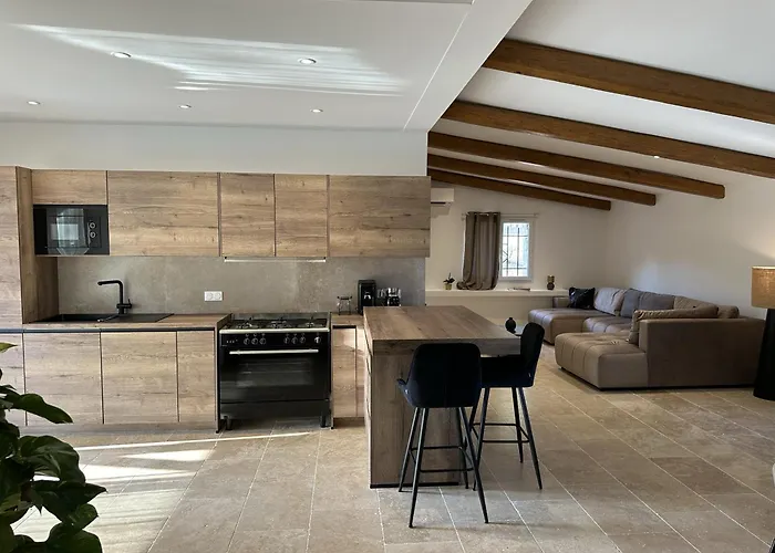 Villa In Nature & Heated Pool -